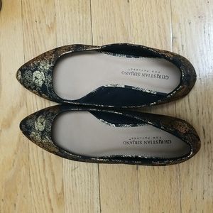 BOGO 🎉 Black and gold Christian Siriano flats